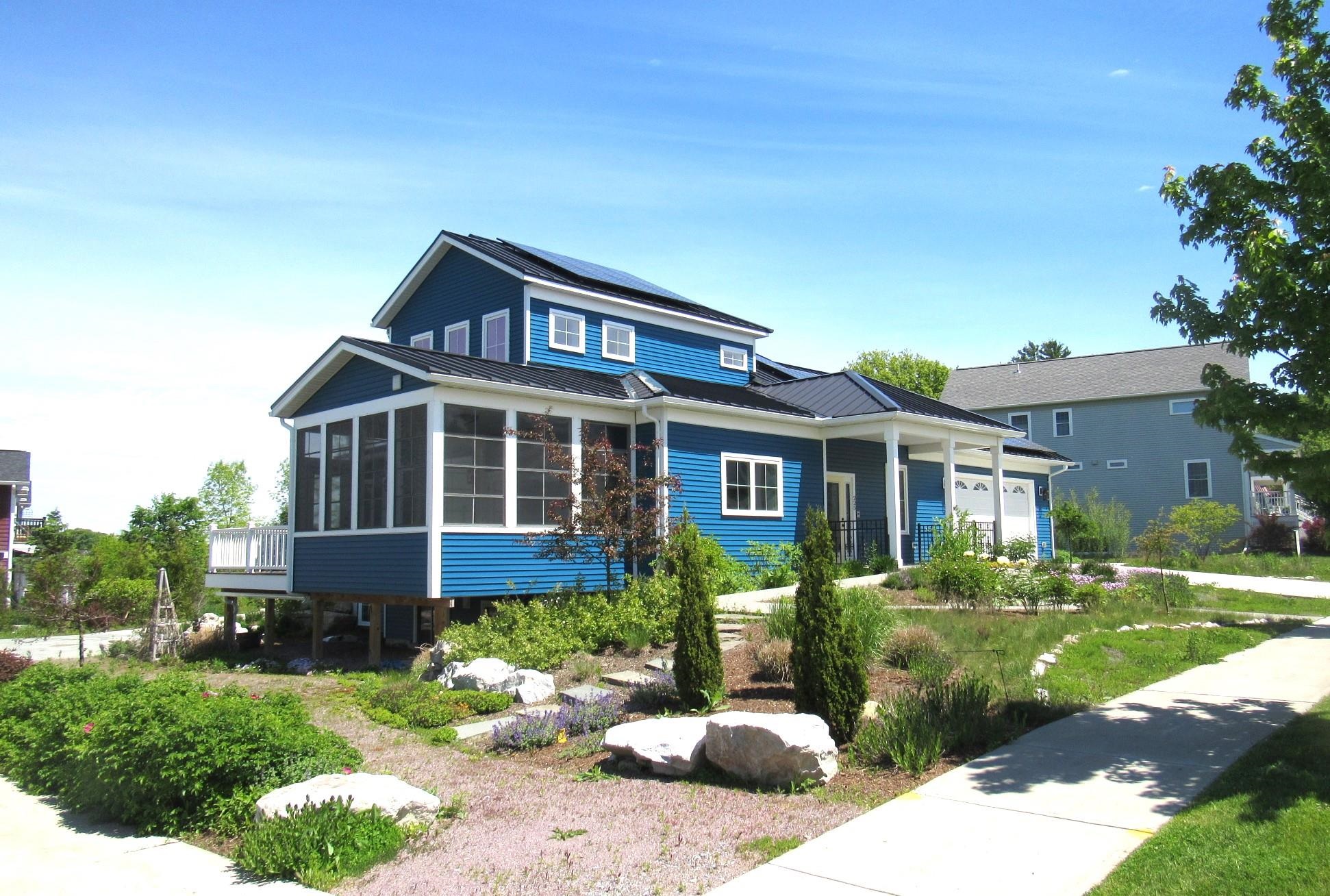 225 Midland Avenue