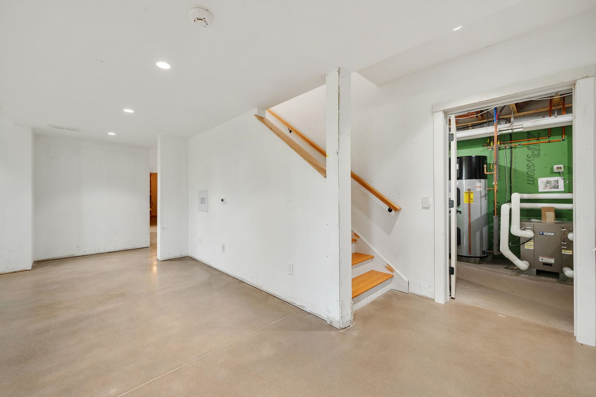 225 Midland Avenue