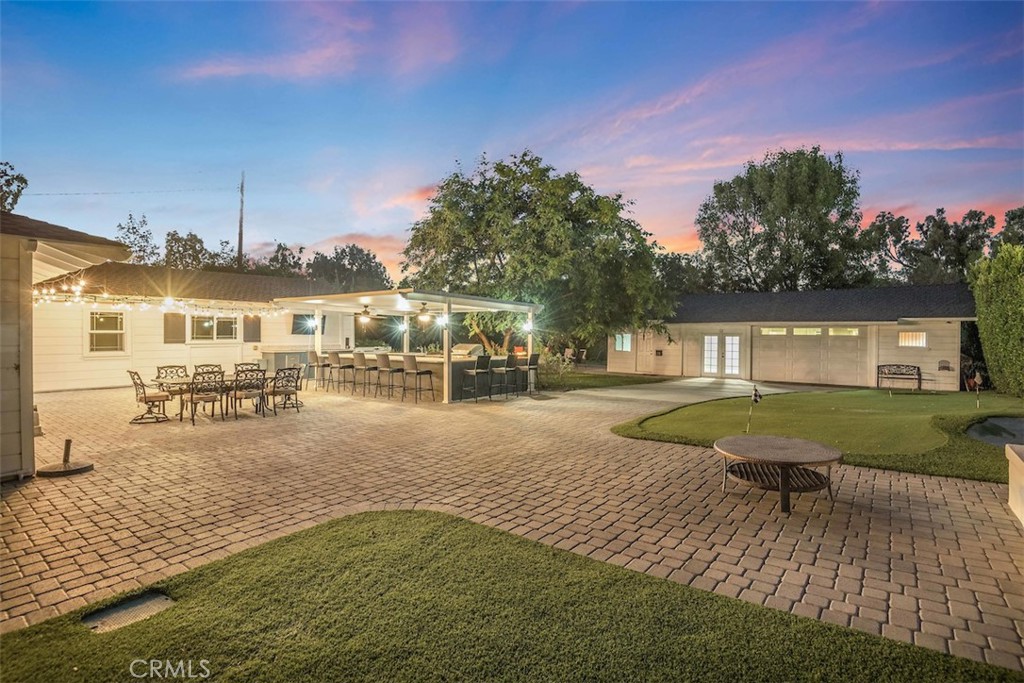 2255 Palos Verdes Drive N