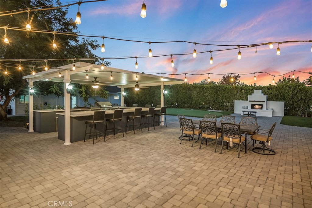 2255 Palos Verdes Drive N