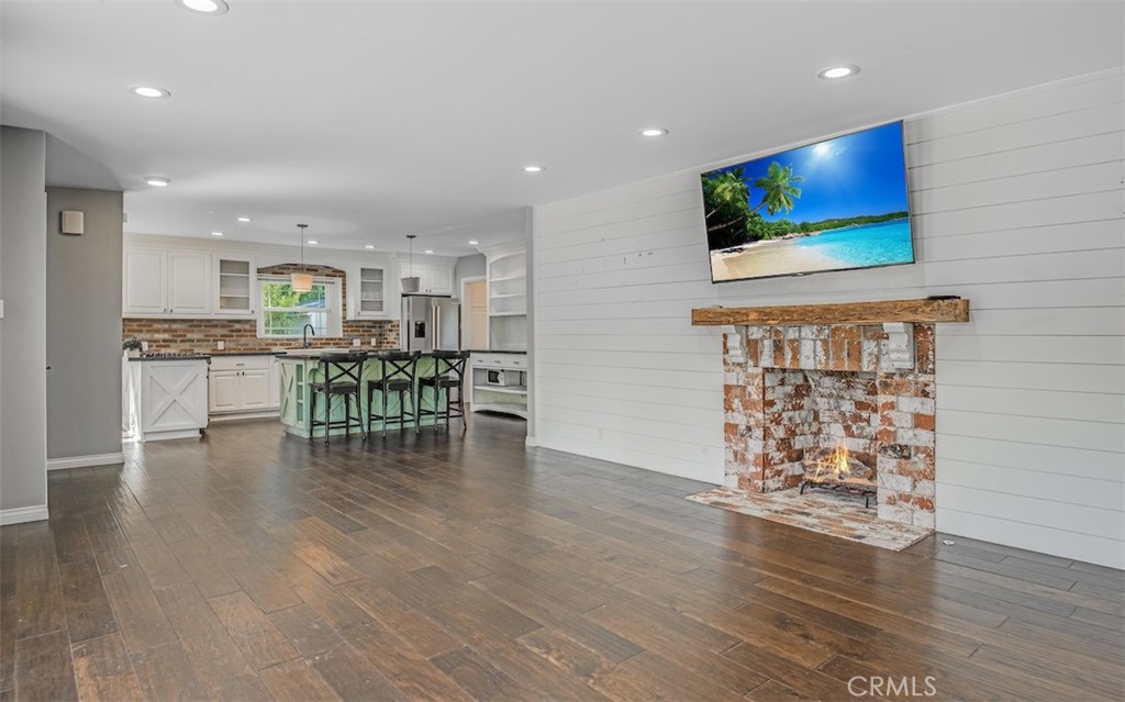 2255 Palos Verdes Drive N