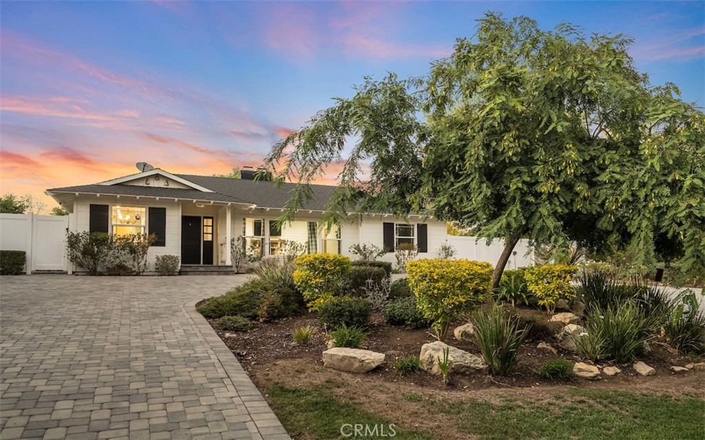 2255 Palos Verdes Drive N