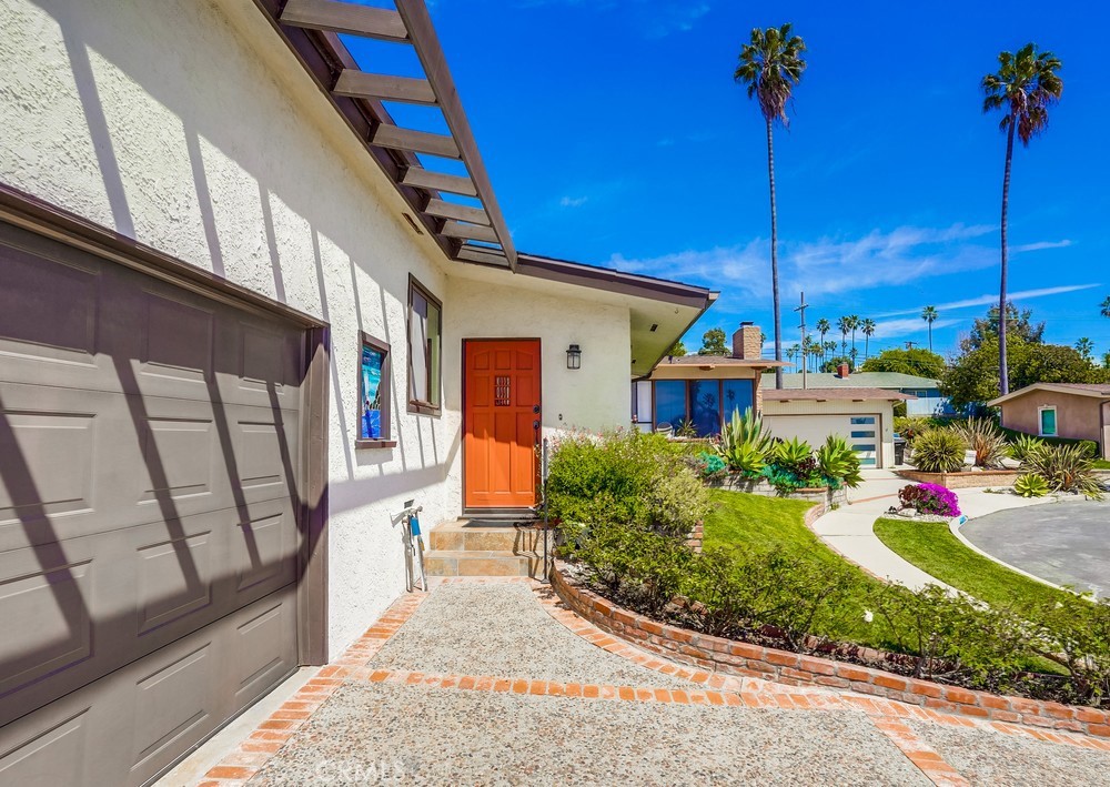 2507 Robalo Avenue