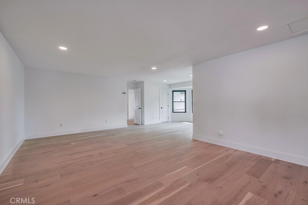 21975 Strawberry Lane