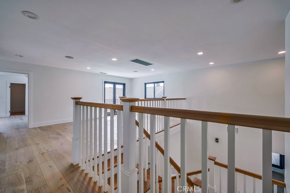 21975 Strawberry Lane