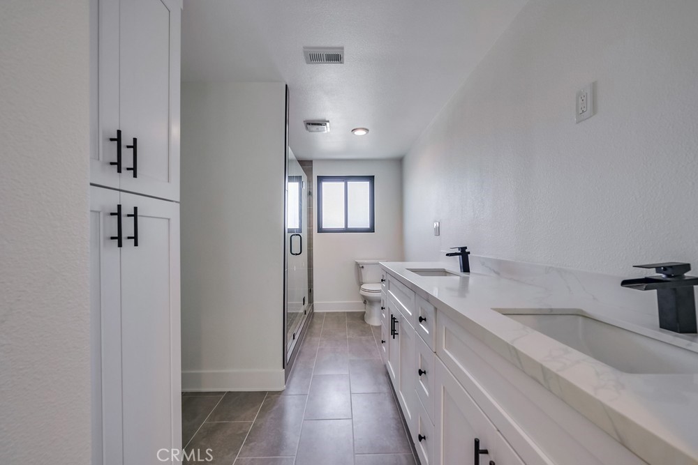 21975 Strawberry Lane