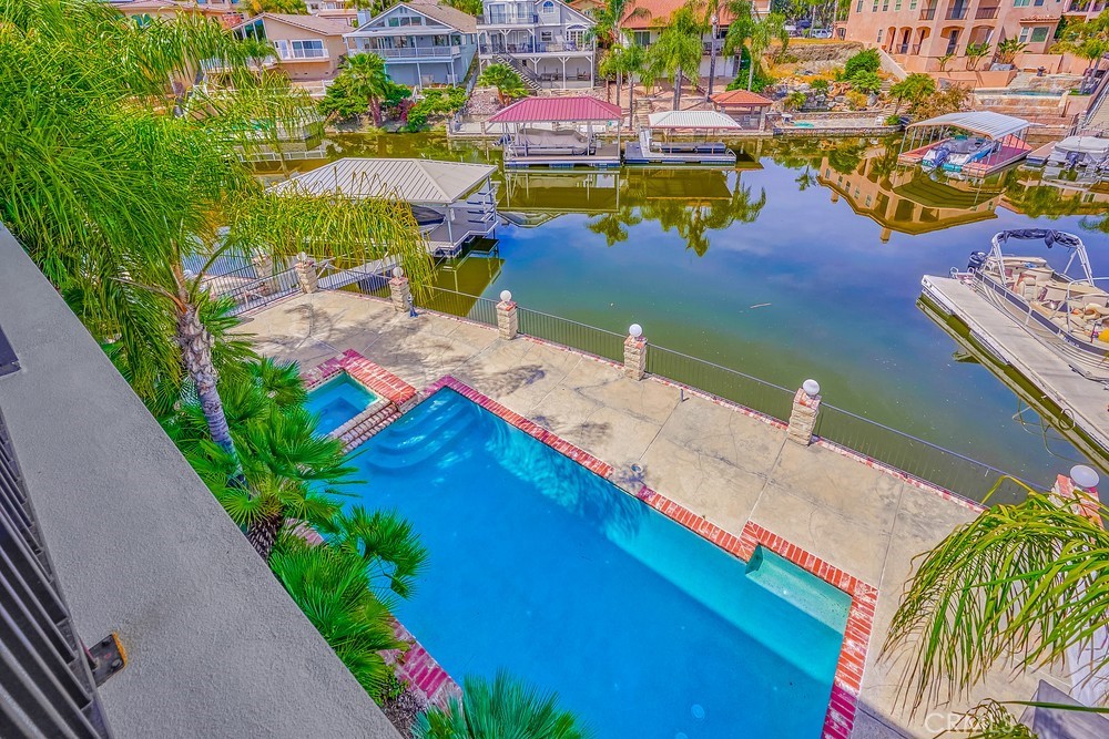 21975 Strawberry Lane