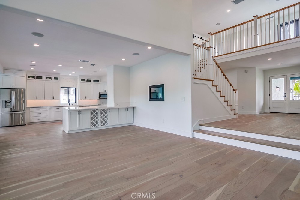 21975 Strawberry Lane