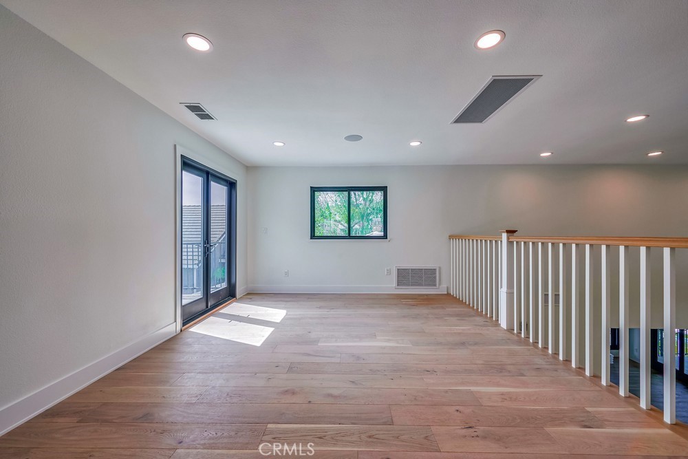 21975 Strawberry Lane