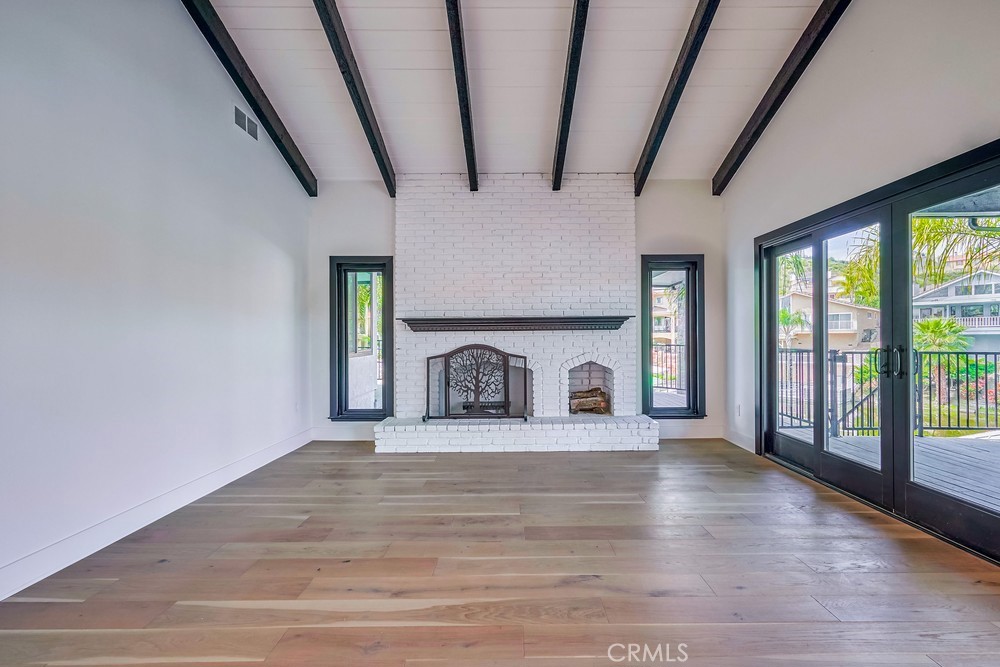 21975 Strawberry Lane