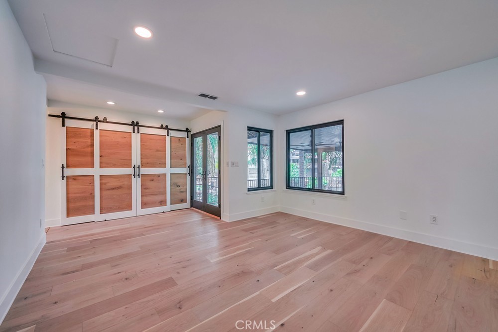 21975 Strawberry Lane