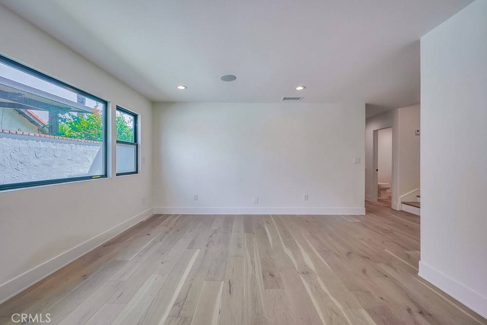 21975 Strawberry Lane