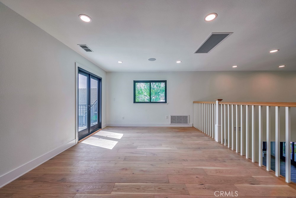 21975 Strawberry Lane