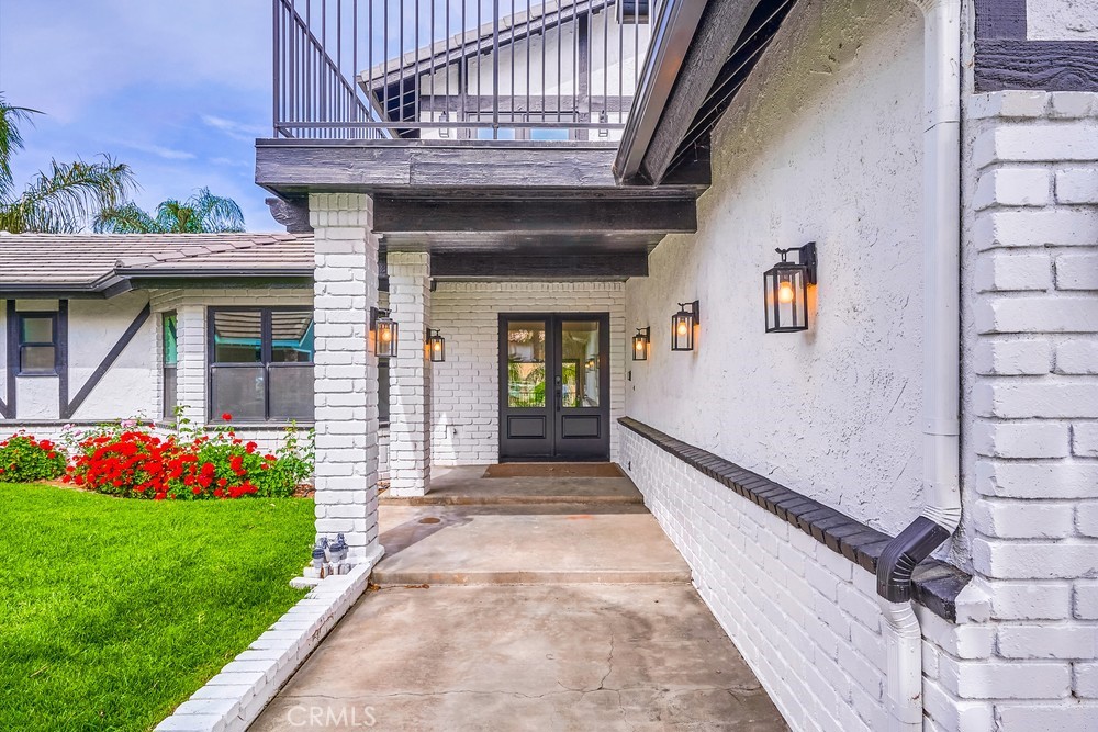 21975 Strawberry Lane
