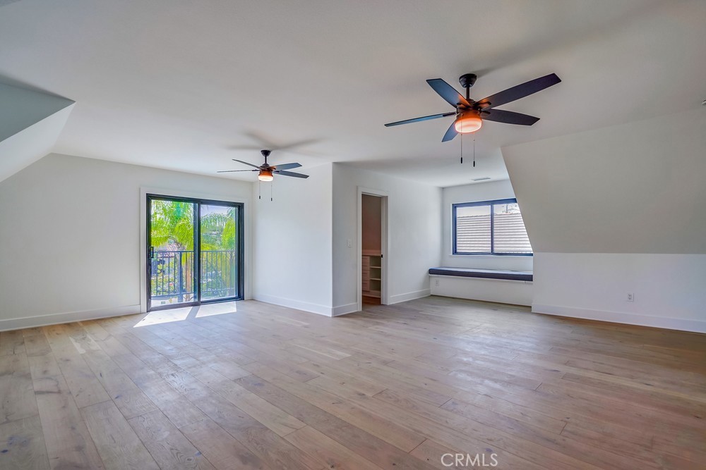 21975 Strawberry Lane