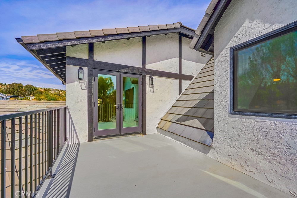 21975 Strawberry Lane