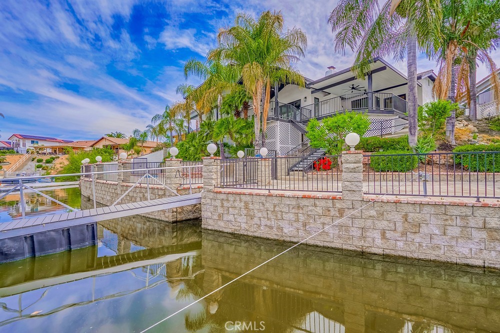 21975 Strawberry Lane