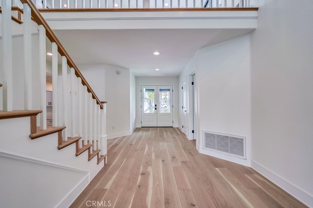 21975 Strawberry Lane