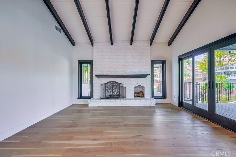 21975 Strawberry Lane