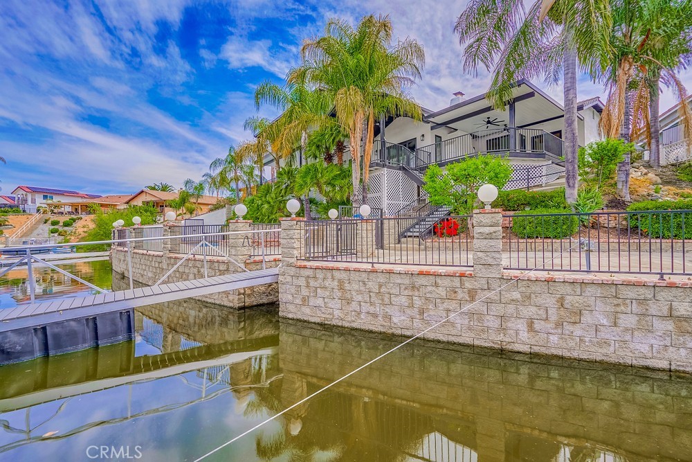21975 Strawberry Lane