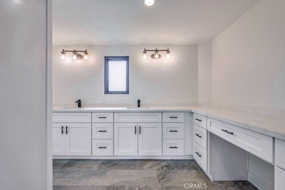 21975 Strawberry Lane