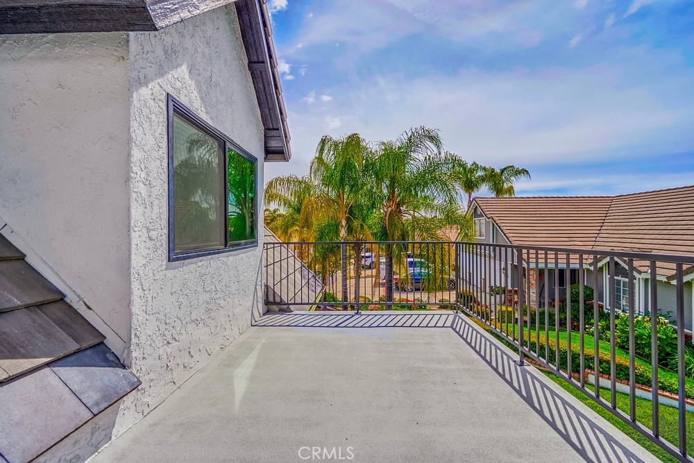 21975 Strawberry Lane