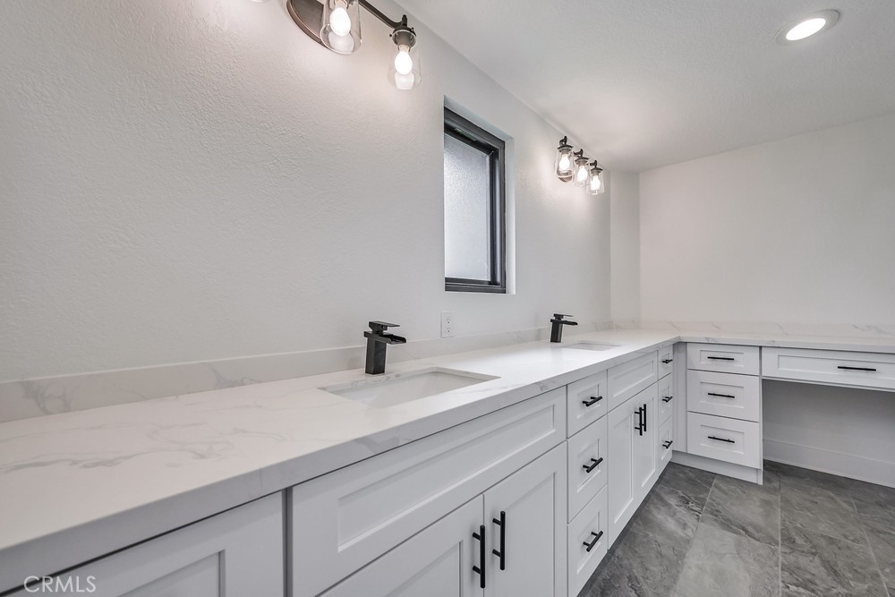 21975 Strawberry Lane