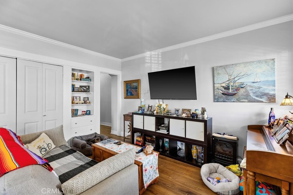 214 S Broadway