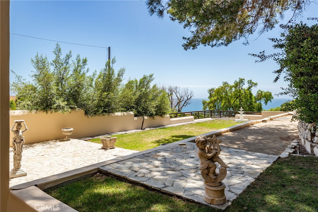 1 Peppertree Drive