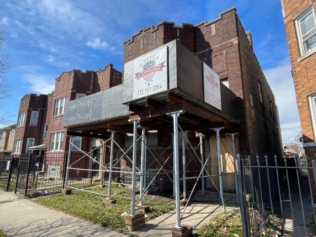 7942 S Lafayette Avenue