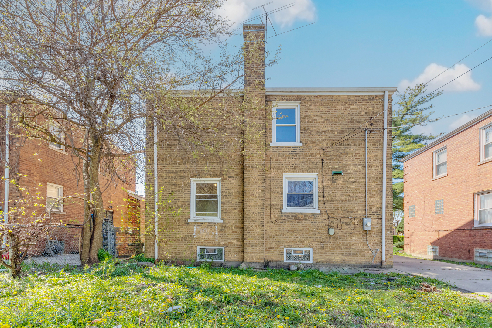 2050 W 76th Street