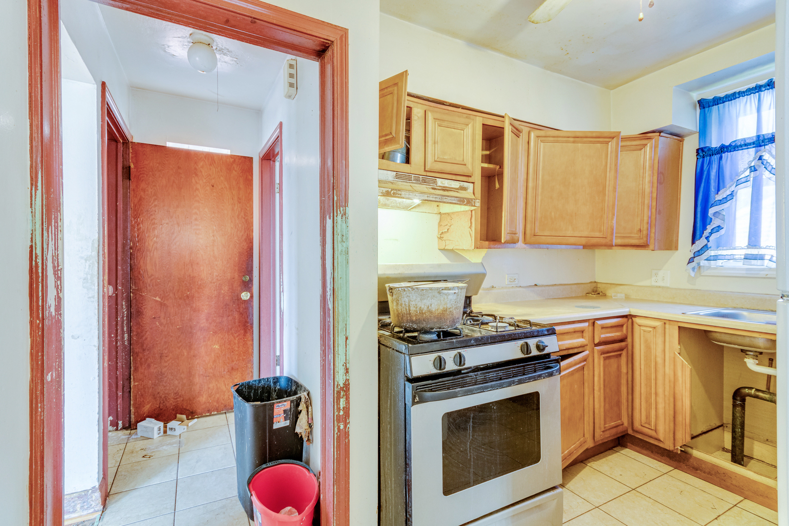 2050 W 76th Street