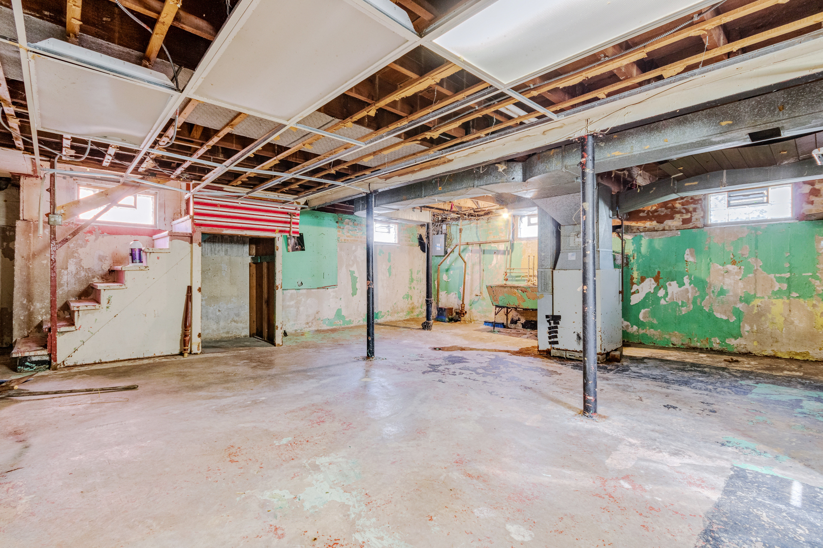 2050 W 76th Street