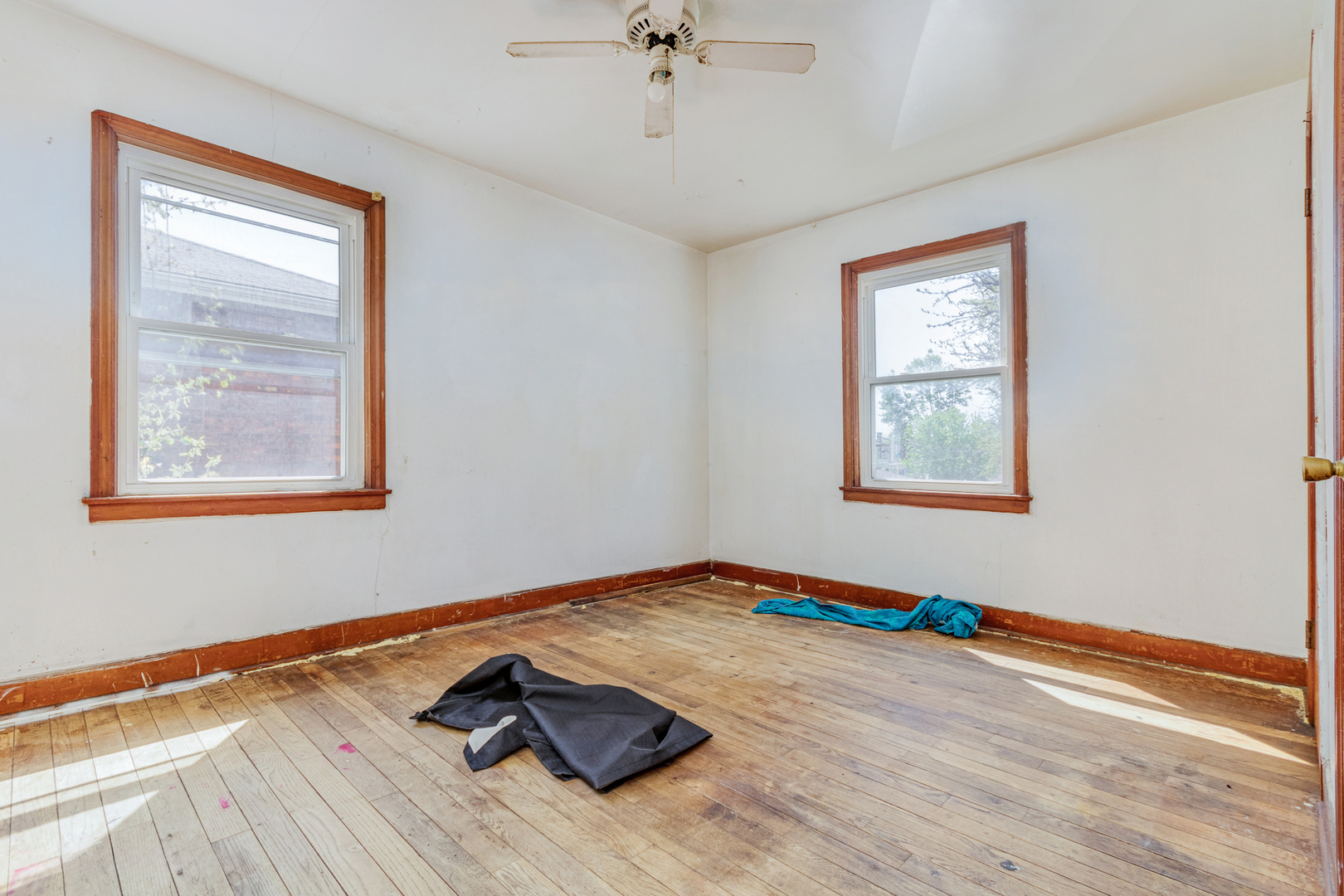 2050 W 76th Street