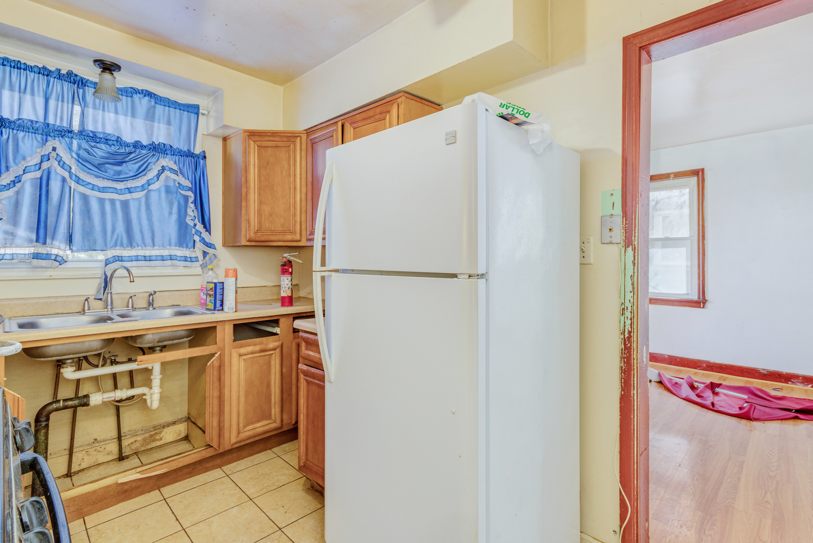 2050 W 76th Street