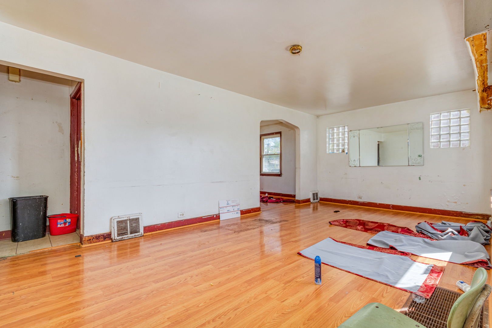 2050 W 76th Street