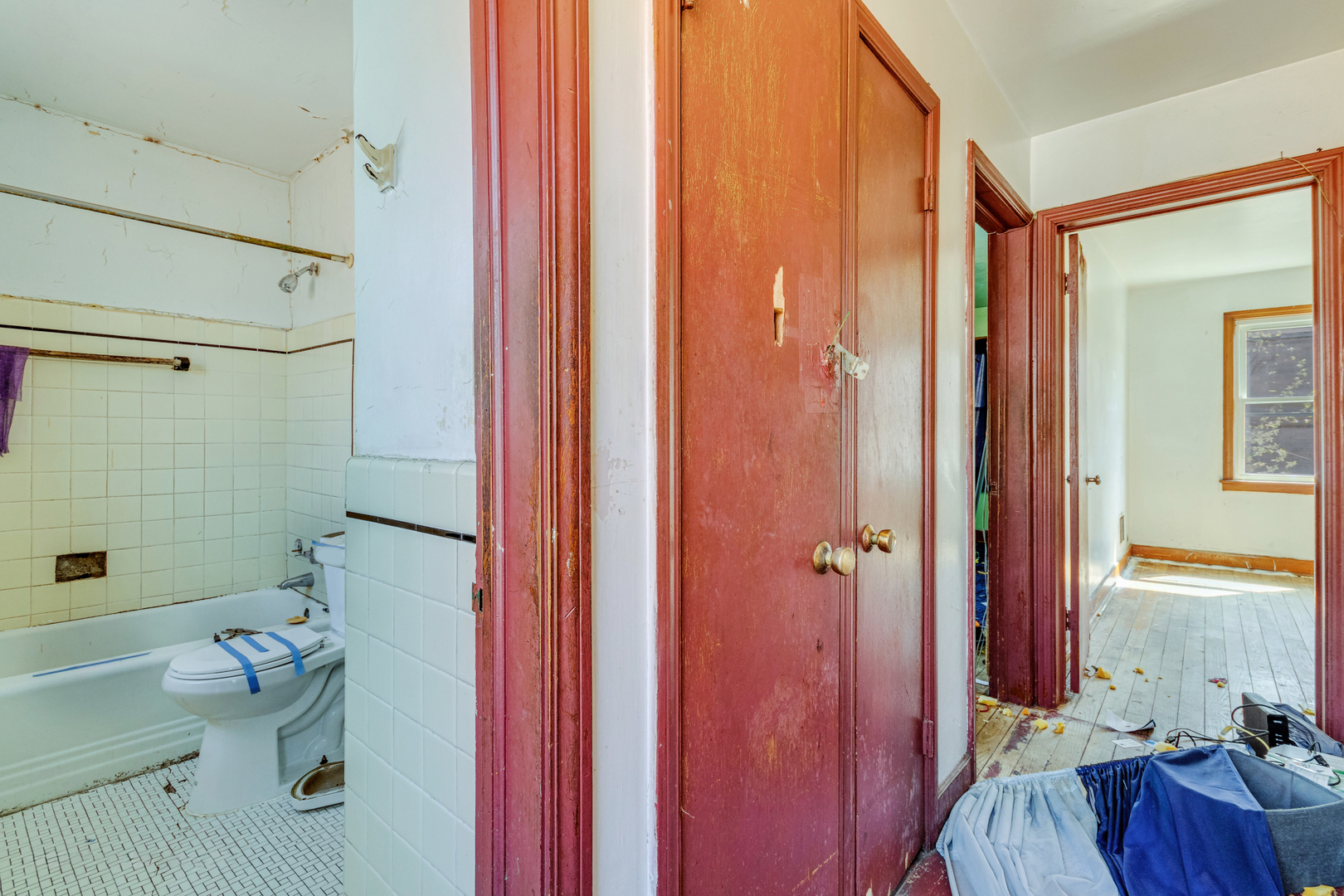 2050 W 76th Street