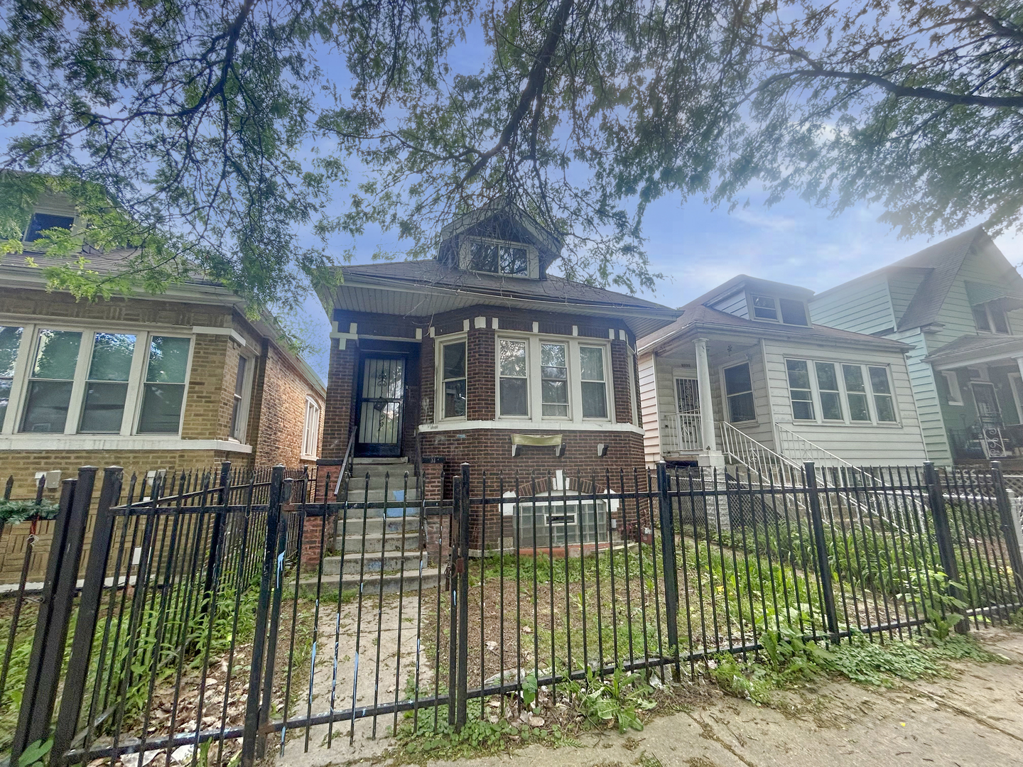 5731 S Loomis Boulevard