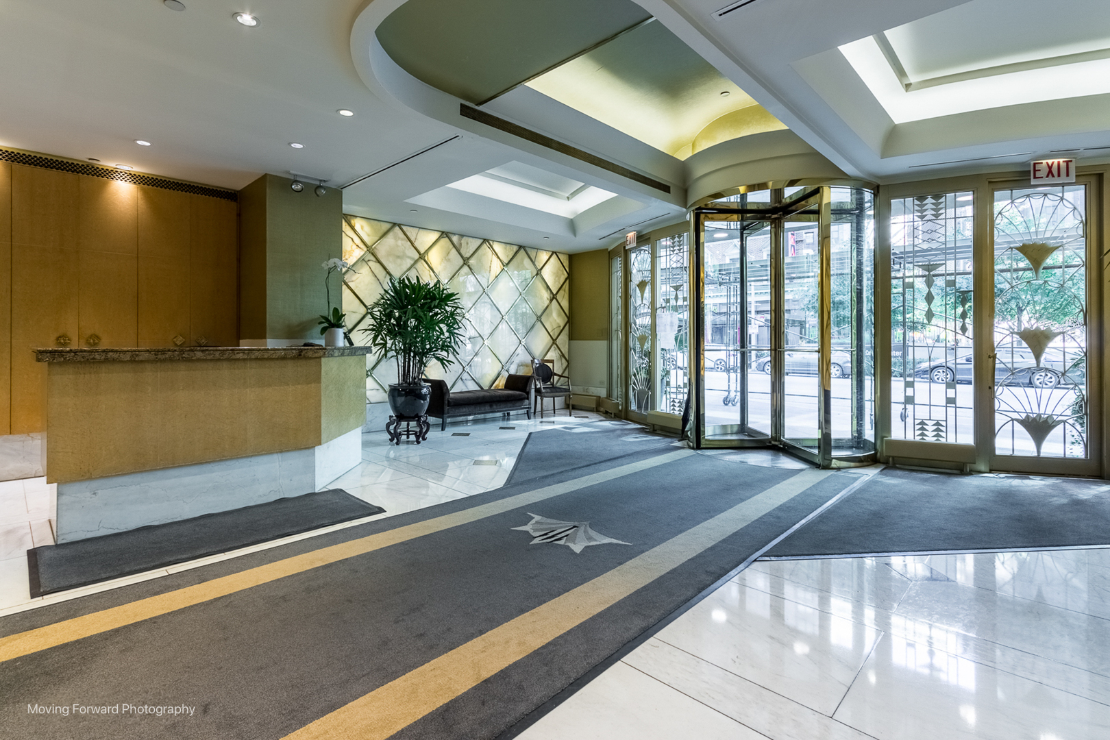 111 E Chestnut Street Unit: 40C