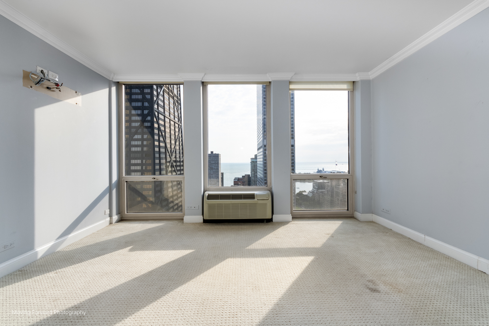 111 E Chestnut Street Unit: 40C