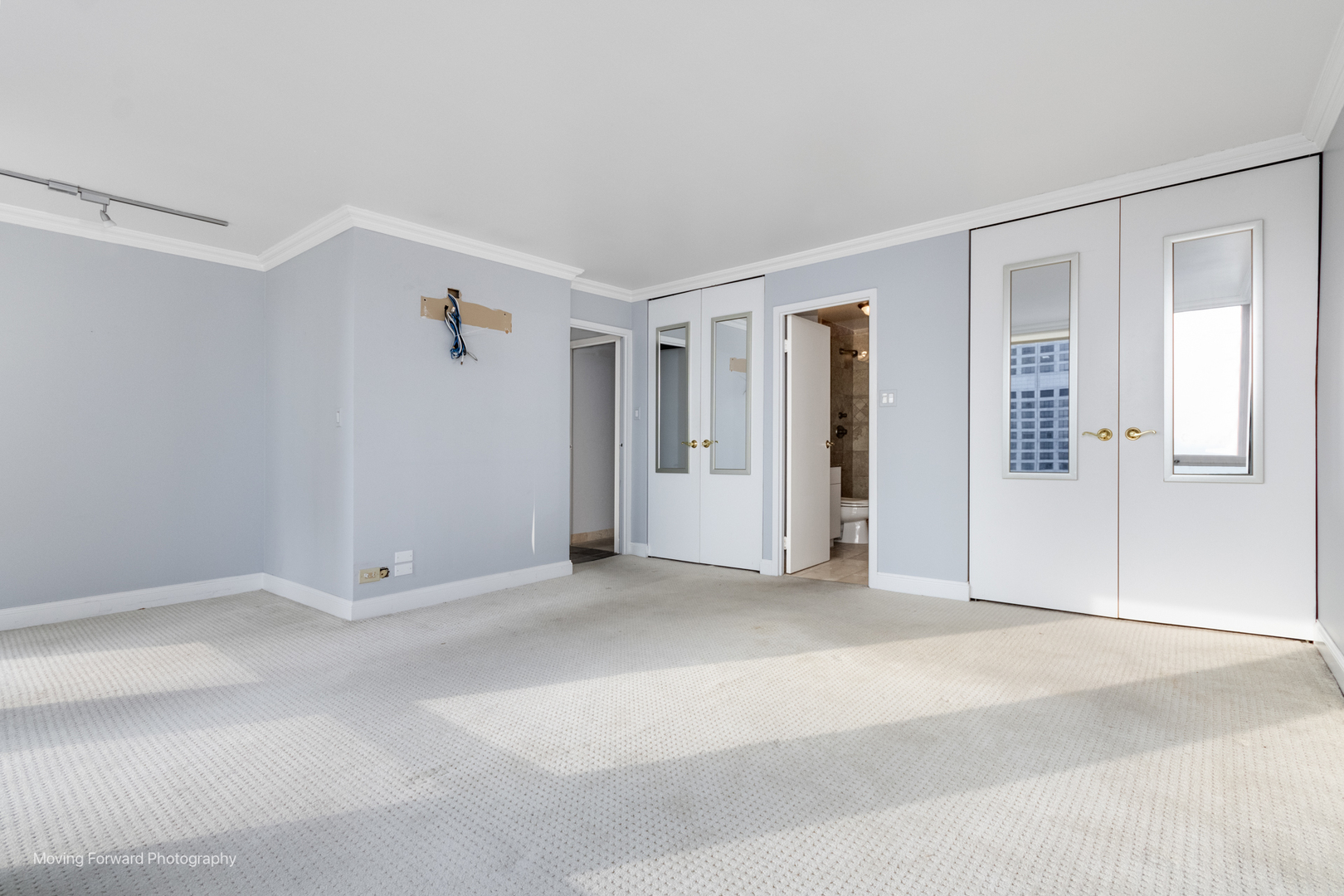 111 E Chestnut Street Unit: 40C