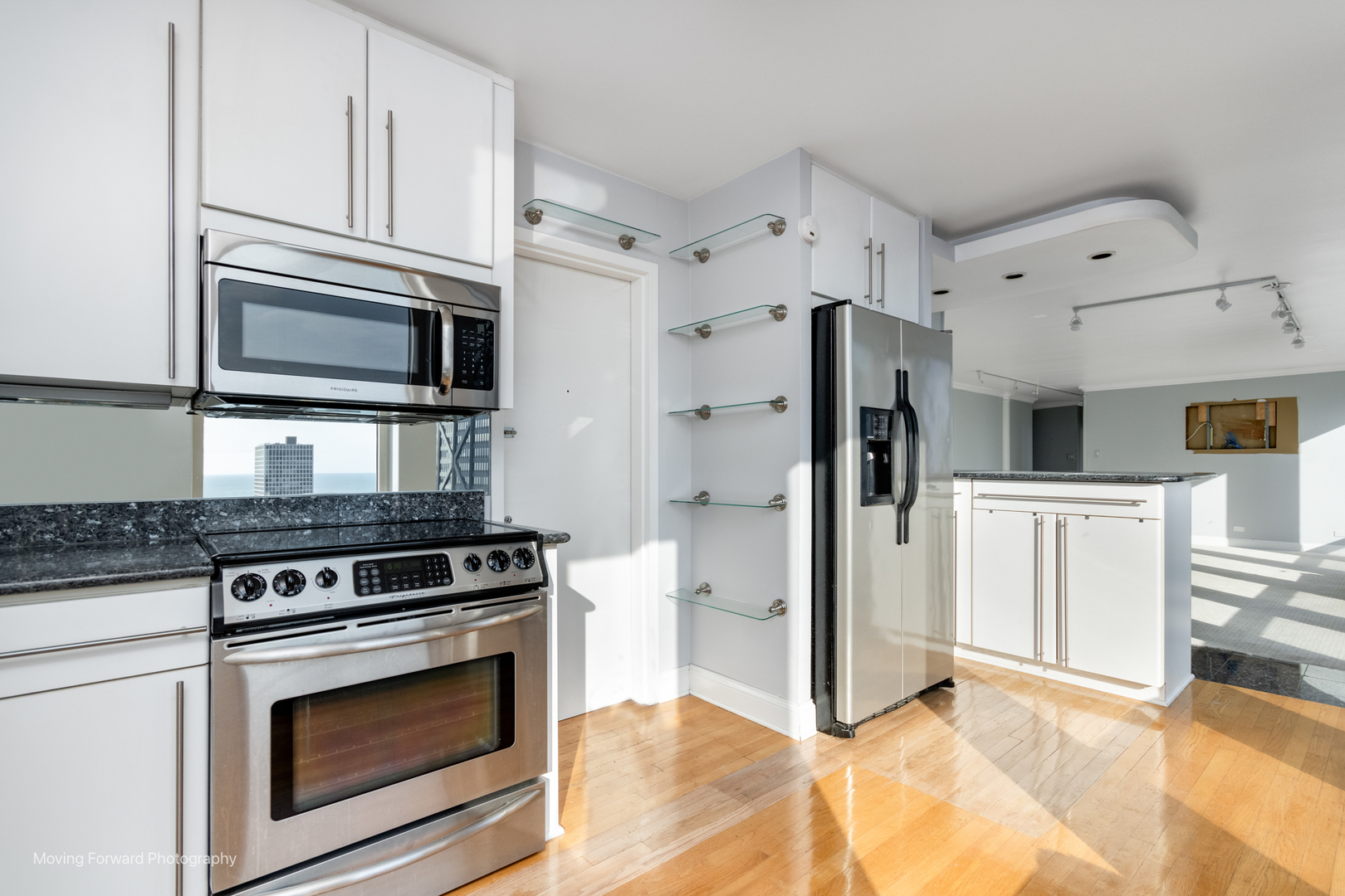 111 E Chestnut Street Unit: 40C