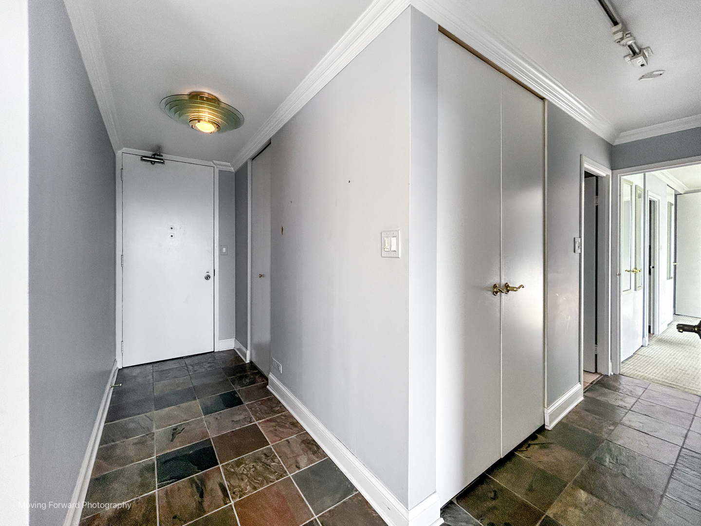 111 E Chestnut Street Unit: 40C