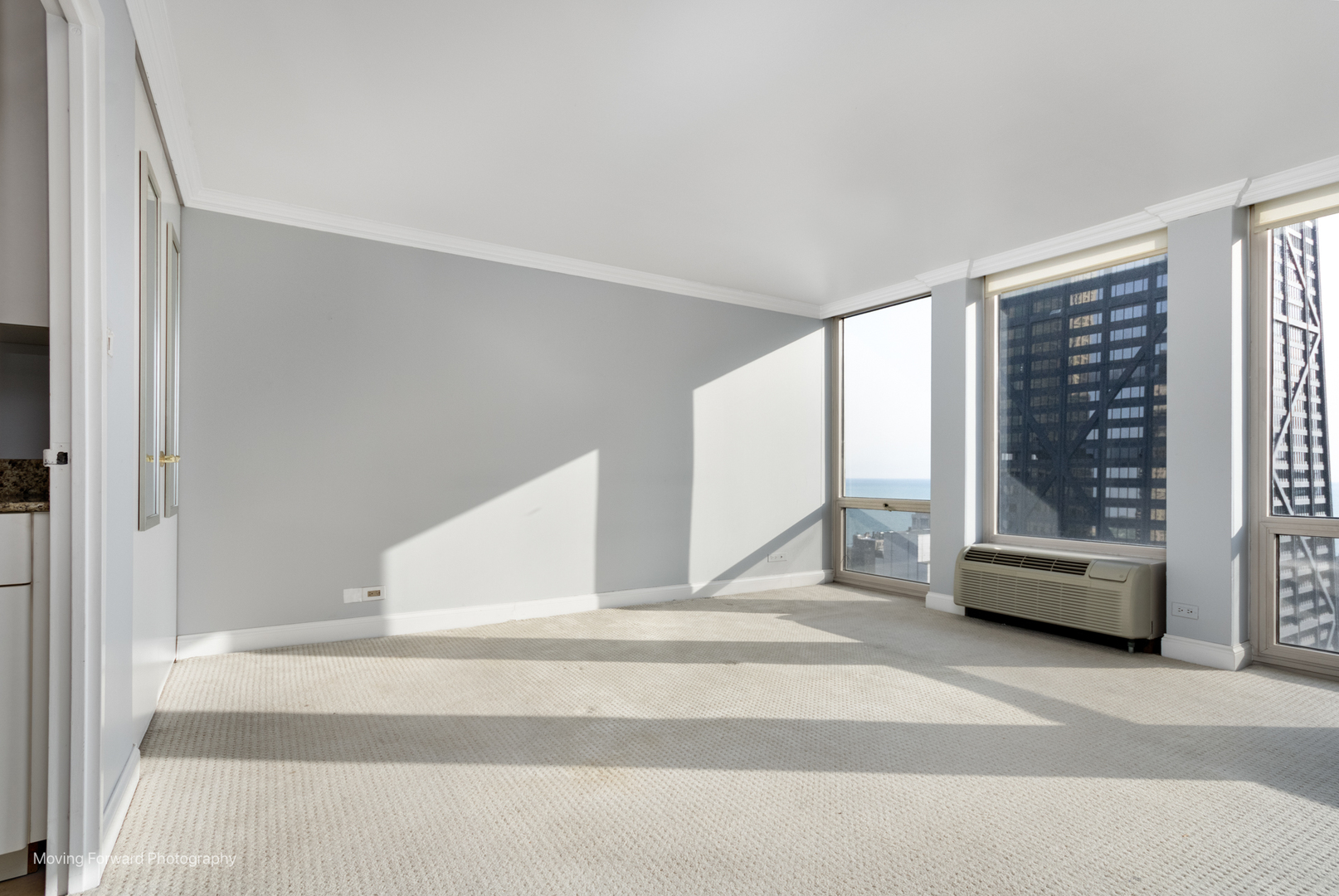 111 E Chestnut Street Unit: 40C