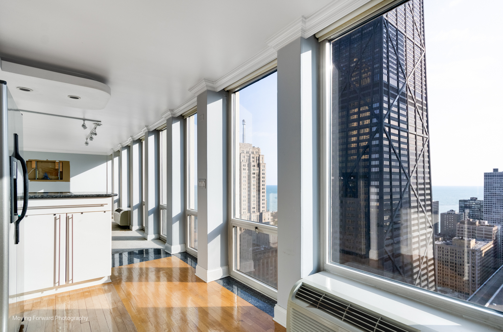 111 E Chestnut Street Unit: 40C