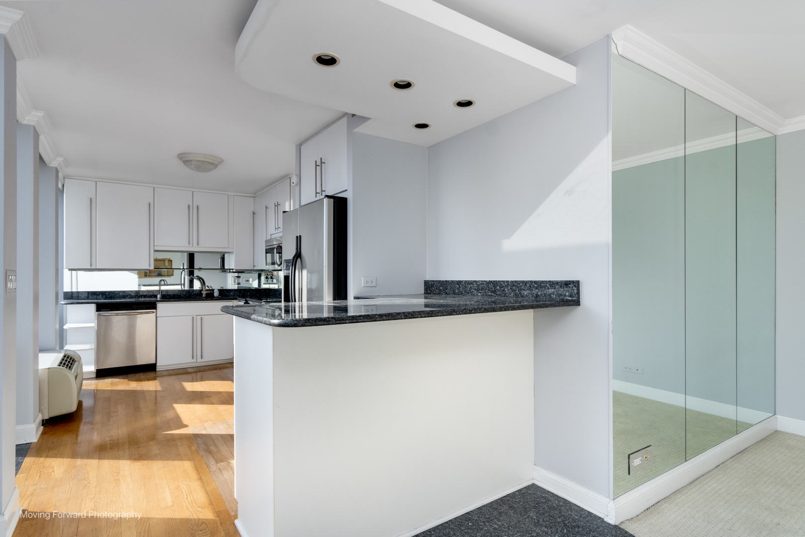 111 E Chestnut Street Unit: 40C