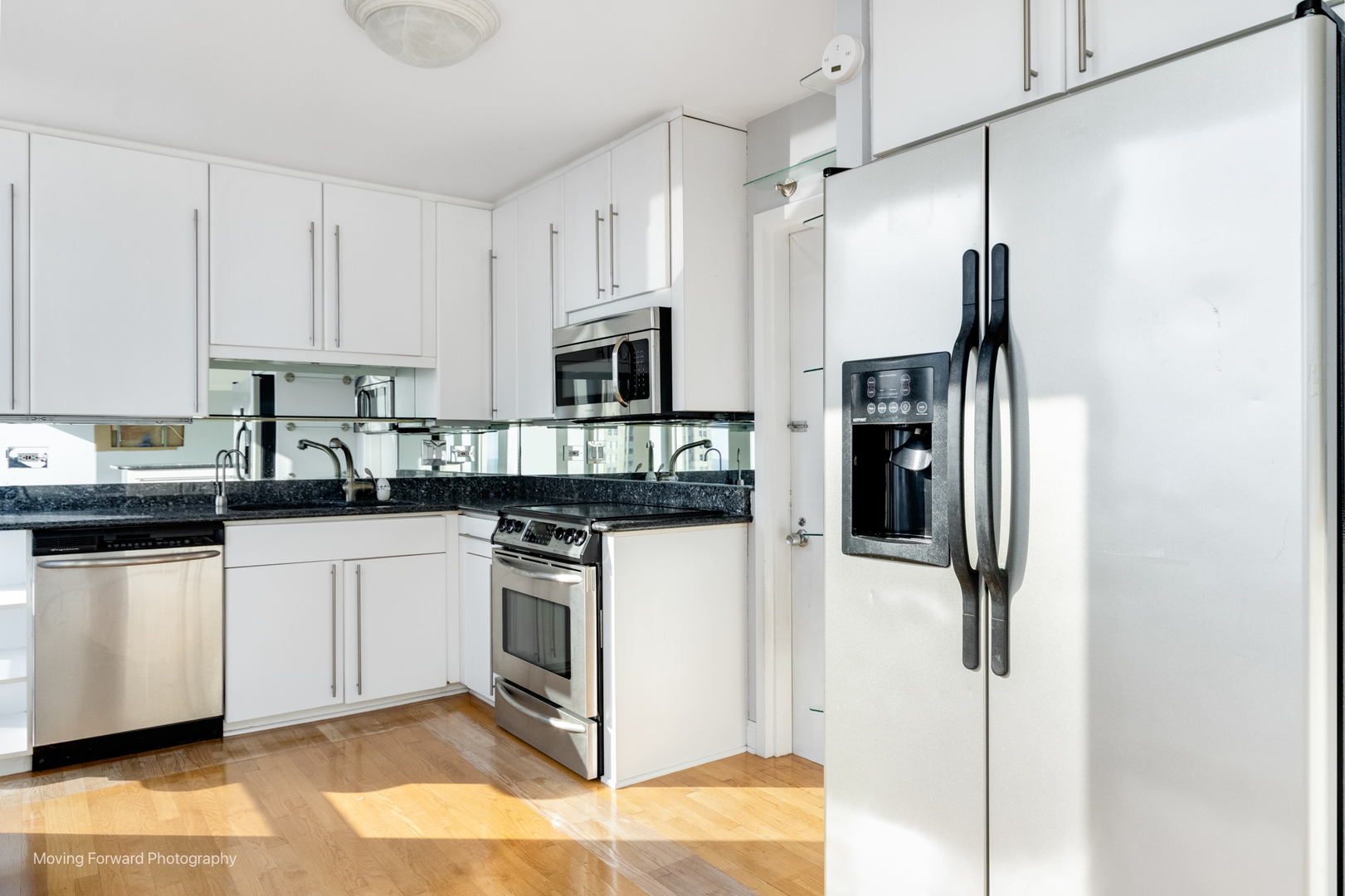 111 E Chestnut Street Unit: 40C