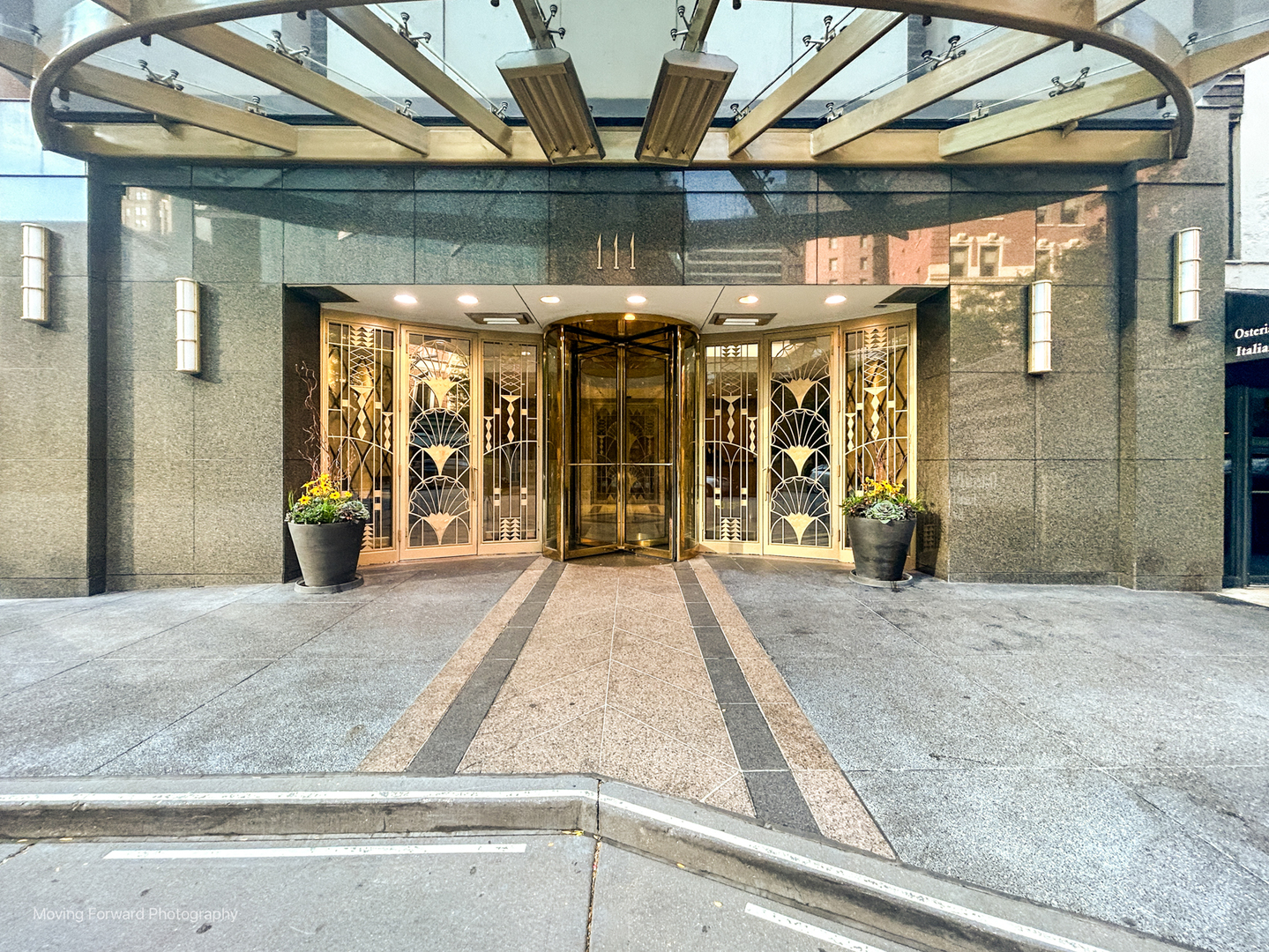 111 E Chestnut Street Unit: 40C