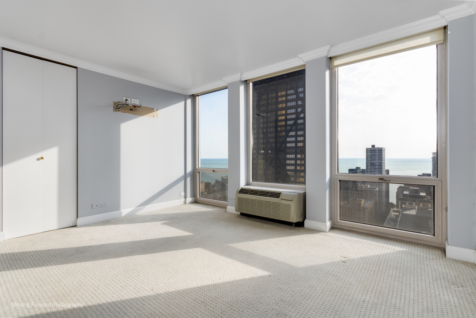 111 E Chestnut Street Unit: 40C