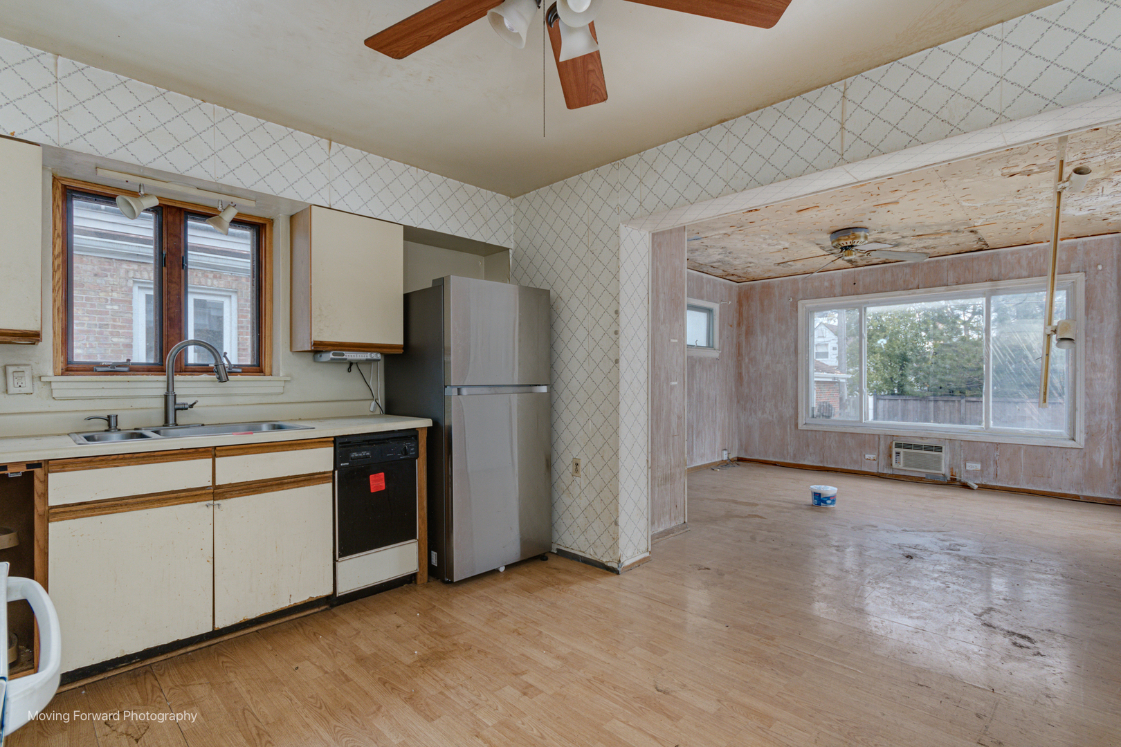 1807 N 74th Court
